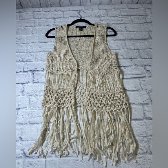 Forever 21 Cream Knit Fringe Vest. Size Small. Bohemian. Coastal Cowgirl. - Picture 3 of 7